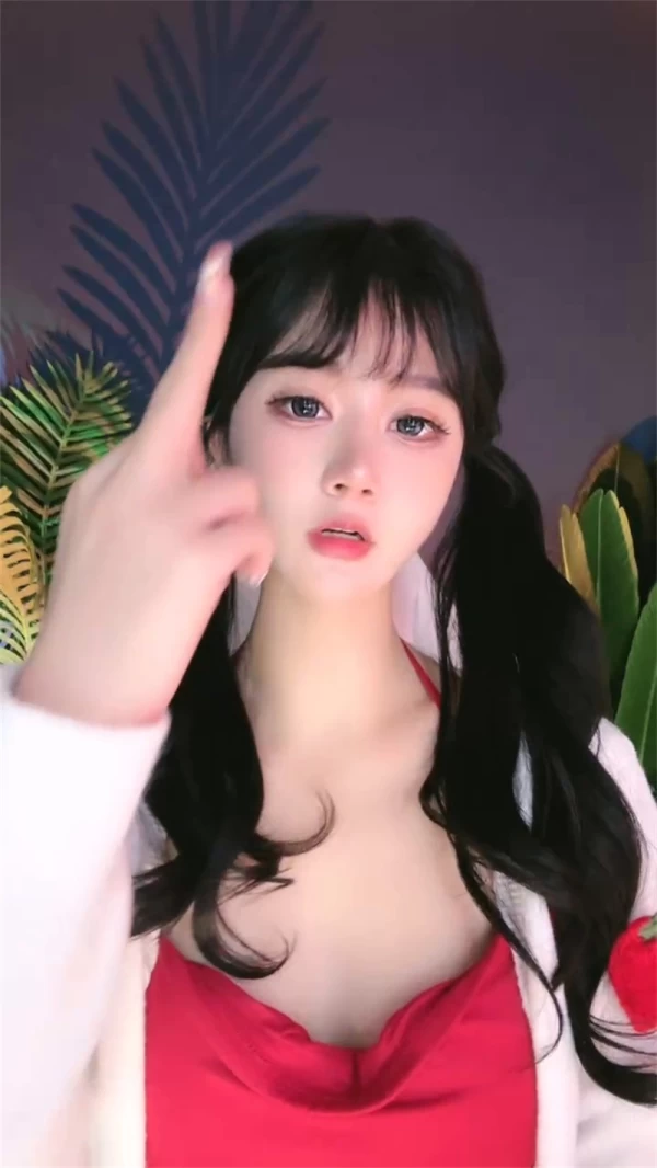 套路直播女主播VINNIE维妮丝足直播视频