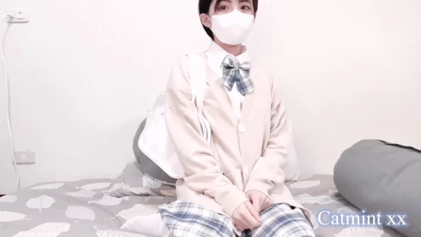 甜美可爱邻家小妹catmint_2022小薄荷-下课后的滋味皮肤白皙吹弹可破