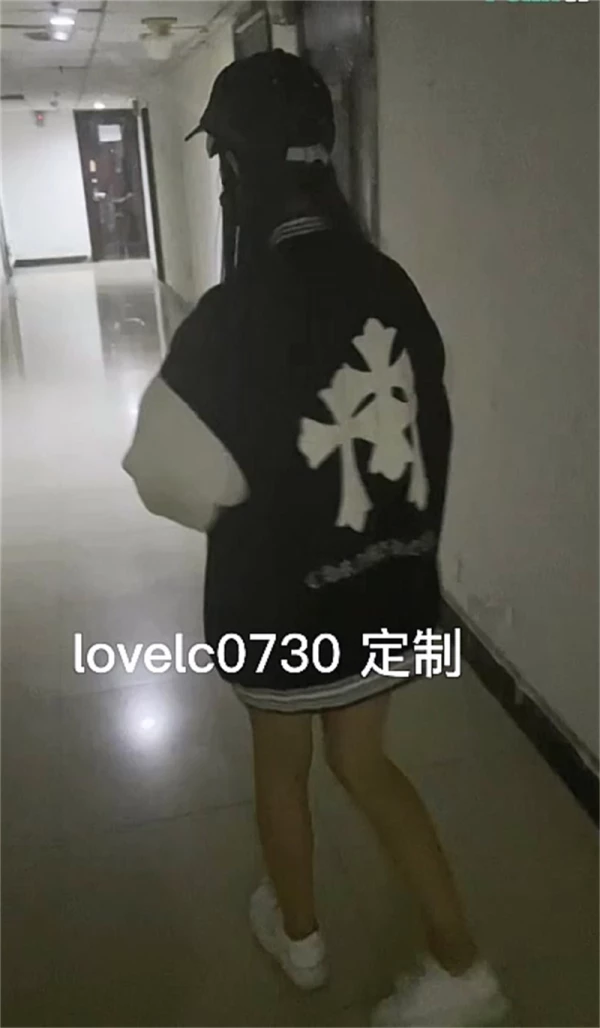 小空-土豪定制楼道露出人前女神人后小狗