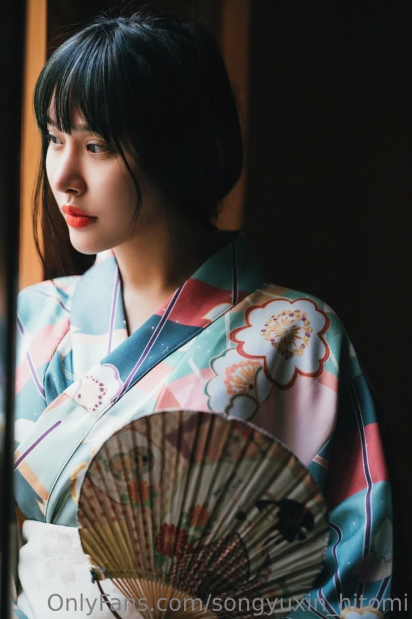 微博粉丝网红臀神宋昱欣Hitomi-OF私拍巨臀网红脸A4腰顶级欧美身材