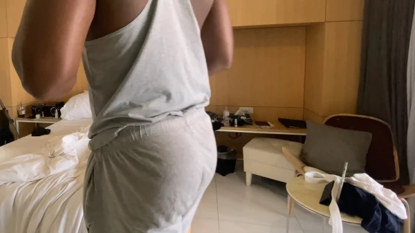 Sirbao系列媚黑婊亚裔少妇和黑佬绿帽老公边看边素描