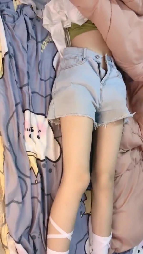 怡崽打瞌睡 -身材超好的牛仔妹妹 [1v494M]