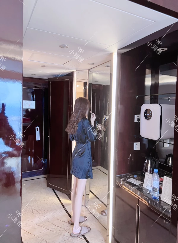 退圈的推特人气绿帽夫妻小海怪-私拍媳妇极品大长腿身材顶流