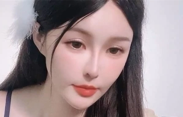 Roleplay7in-肤白貌美高端女神气质颜值一流