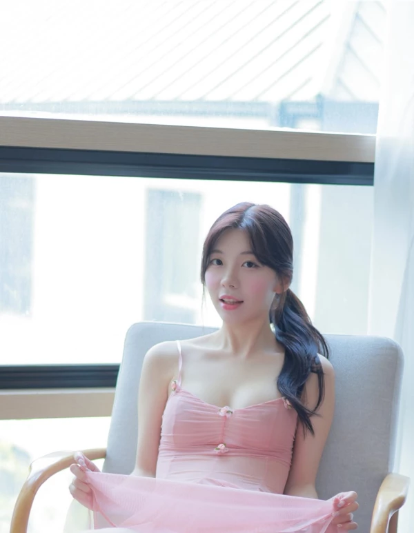 leeesovely-真正的出水芙蓉非常唯美初恋女神 93P 2V 516M