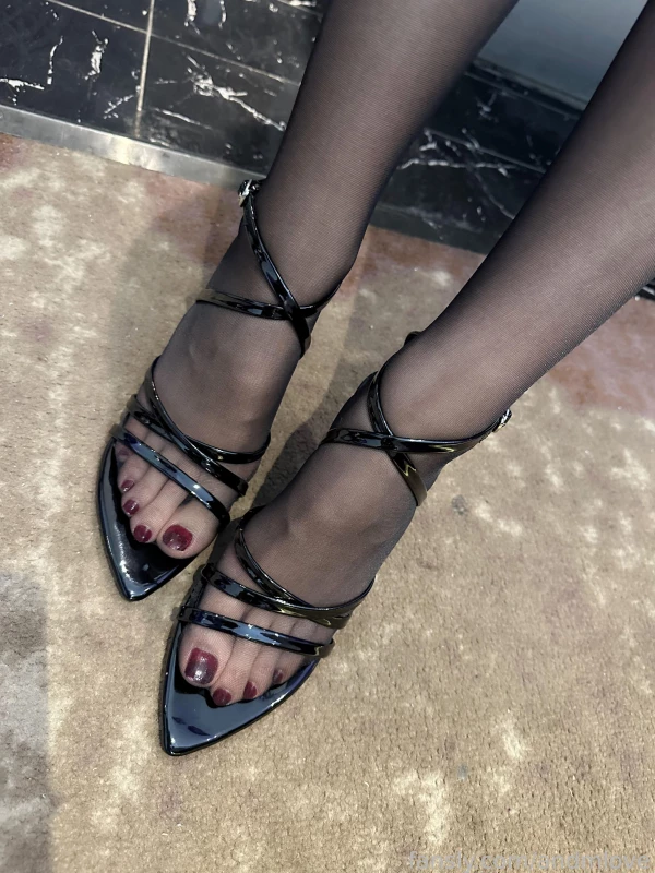 andmlove -fansly原版 女仆的勾引[3P,2V,518M]