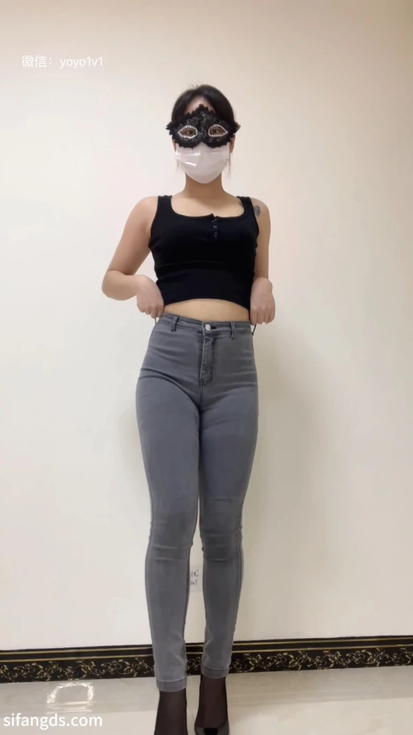 优优-新 黑T牛仔裤[1V943M]