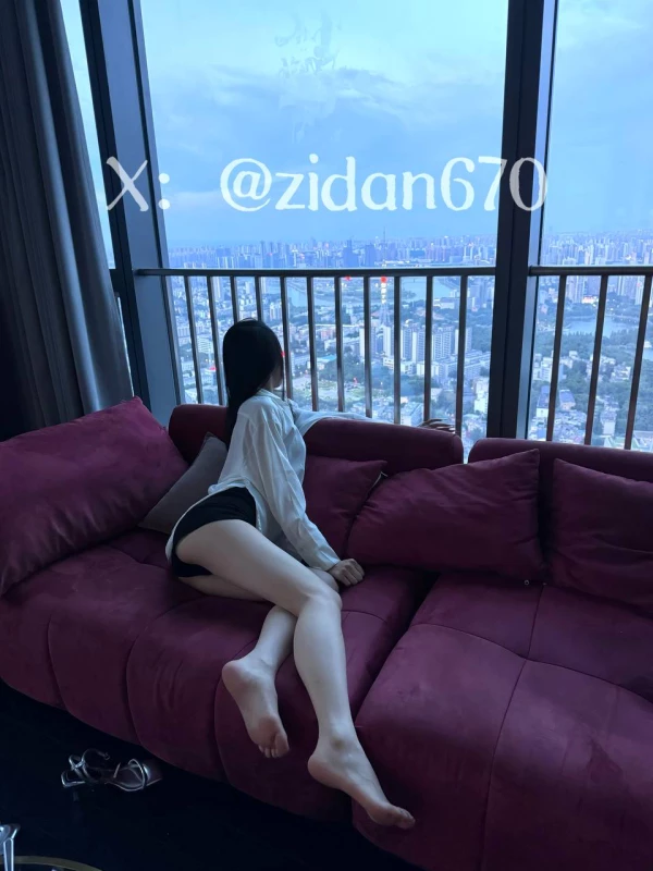 紫蛋（zidan670）-7.20最新视图[2P12V1.51G]