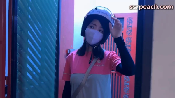 ssrpeach-女外送员遇上了钱没带够的小白脸 穿着CK逛超市