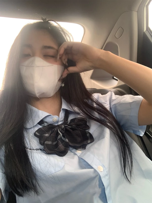 新来的170美女娜娜小姐-NanaModeltt-自拍身材爆炸半露脸