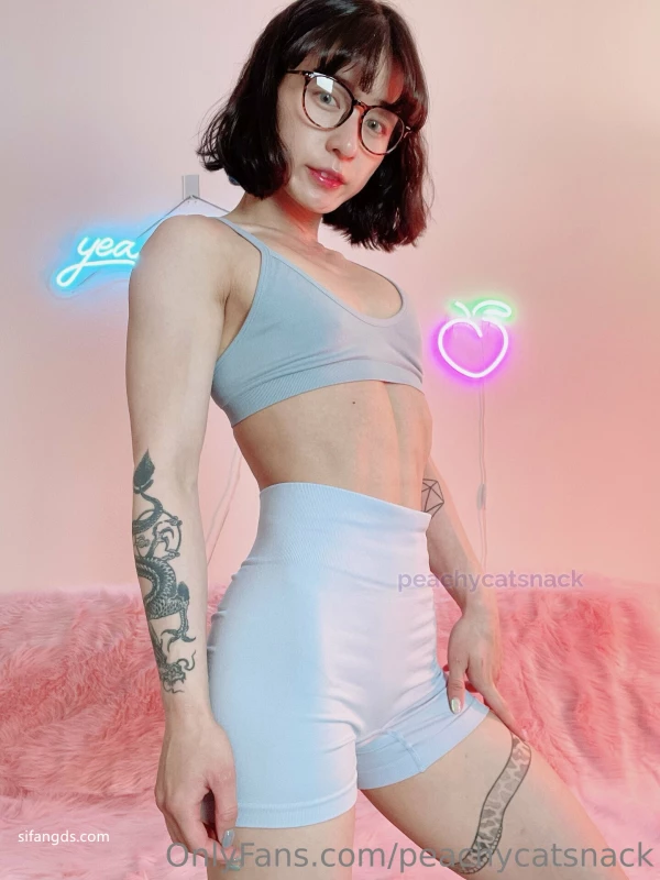 中韩混血博士生peachy-10月重磅订阅