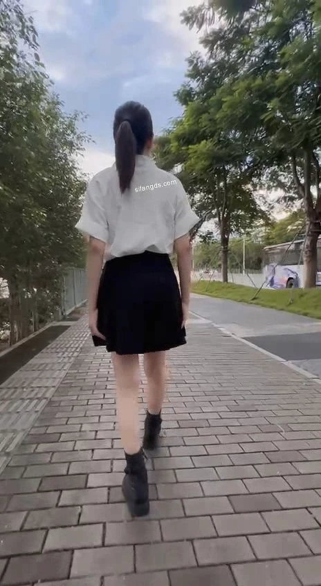 依然Yiyi(yiyi6586)-各种扩张道具多人运动[23V1.94G]