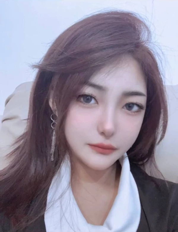 成都模特吕苗苗等25位极品美女视图泄密[216P147V4.24G]